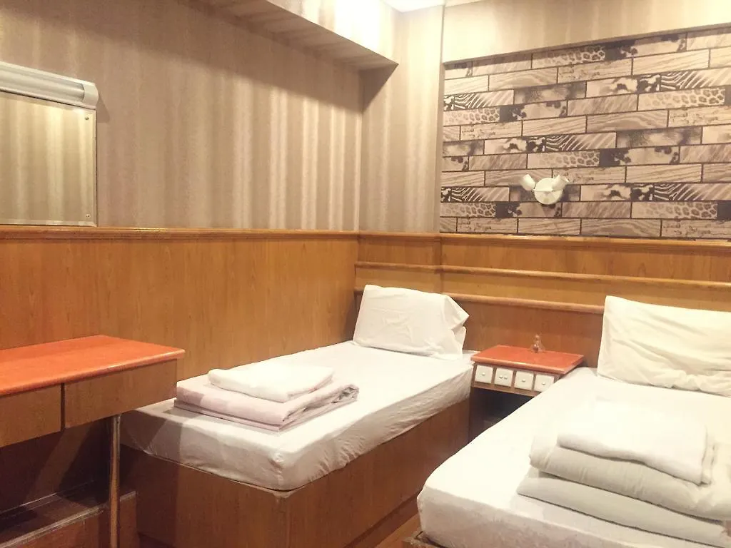 Kowloon New Hostel בית הארחה