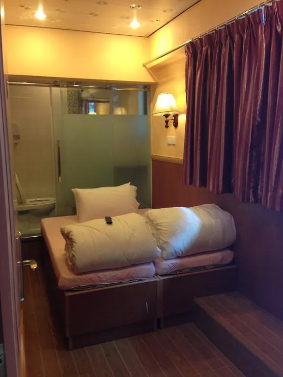 Kowloon New Hostel 0*, קוולון